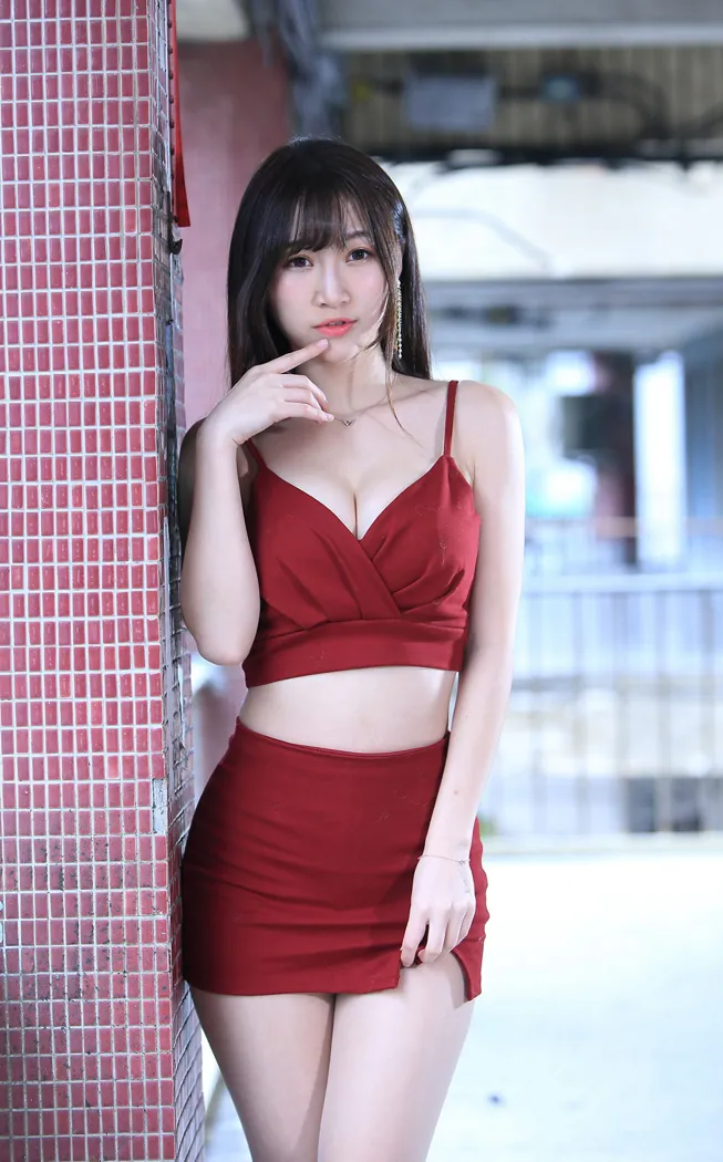 [街拍丝足] NO.100 张雅筑 紧身短裙丝袜高跟美腿 #街拍丝足、美足#[64P]-014