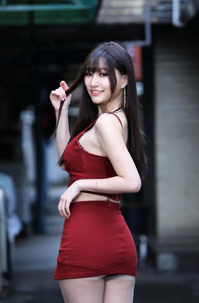 [街拍丝足] NO.100 张雅筑 紧身短裙丝袜高跟美腿 #街拍丝足、美足#[64P]-063