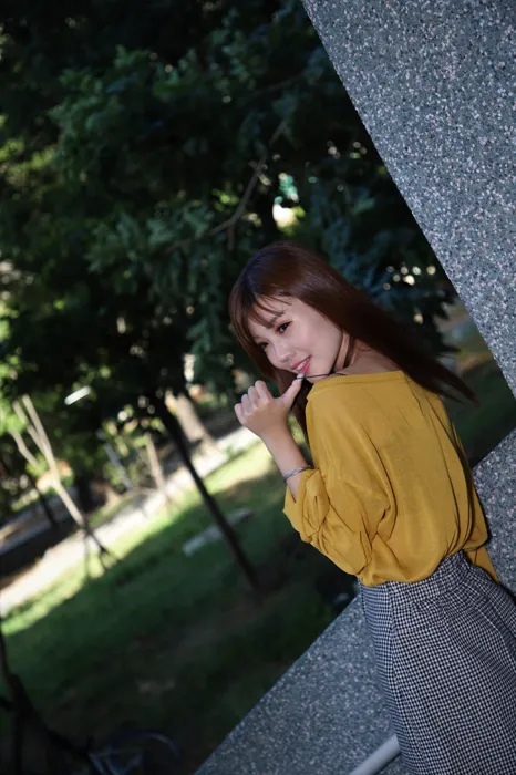[街拍丝足] NO.053  凯蒂 裙摆摇 高跟美腿旅拍 #街拍丝足、美足#[50P]-030
