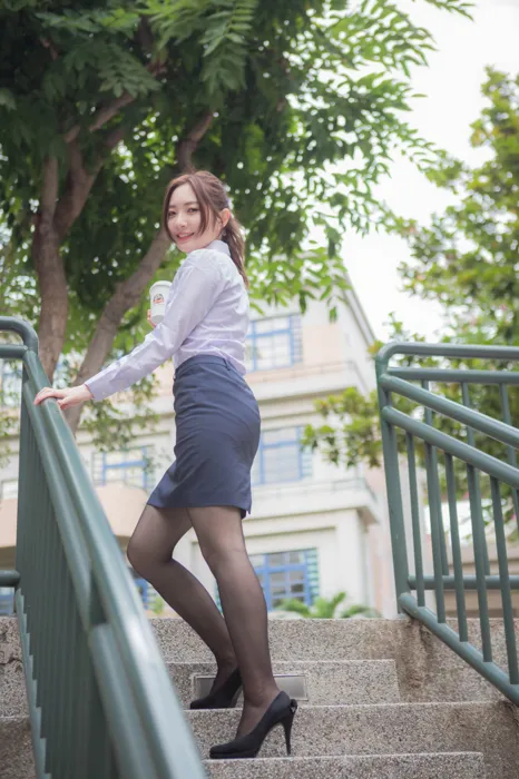 [街拍丝足] NO.164 林华 OL制服 高跟美腿外 #街拍丝足、美足#[42P]-040
