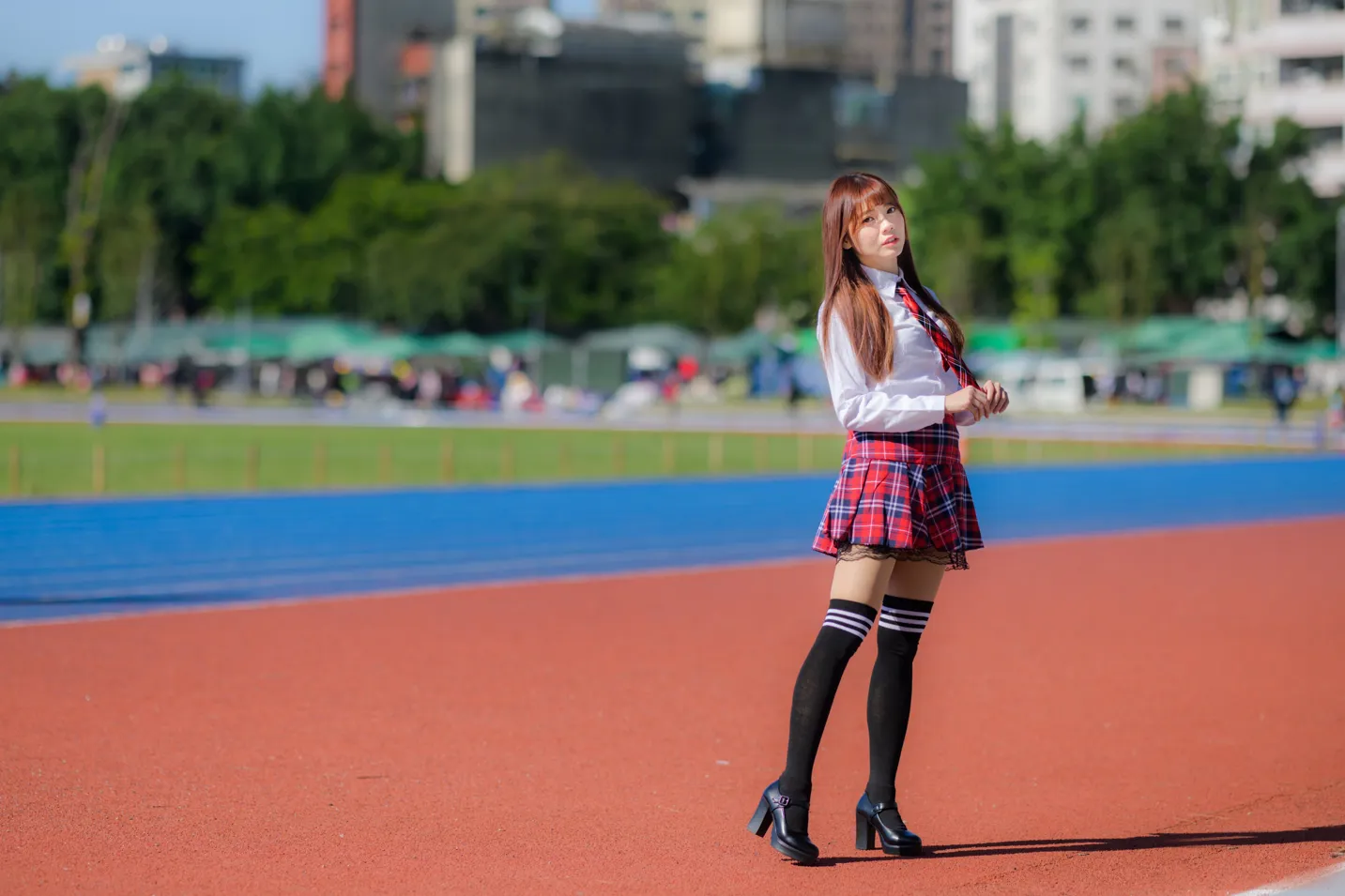 [街拍丝足] NO.233 学生制服高跟 #街拍丝足、美足#[157P]-006