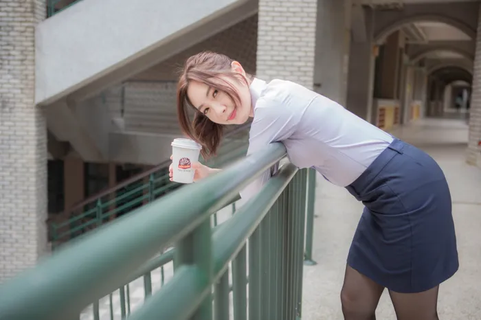 [街拍丝足] NO.164 林华 OL制服 高跟美腿外 #街拍丝足、美足#[42P]-010