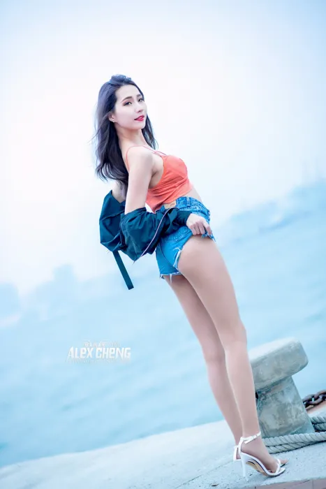 [街拍丝足] NO.023 長腿美模Anita 竹萱 性感外拍 #街拍丝足、美足#[44P]-014