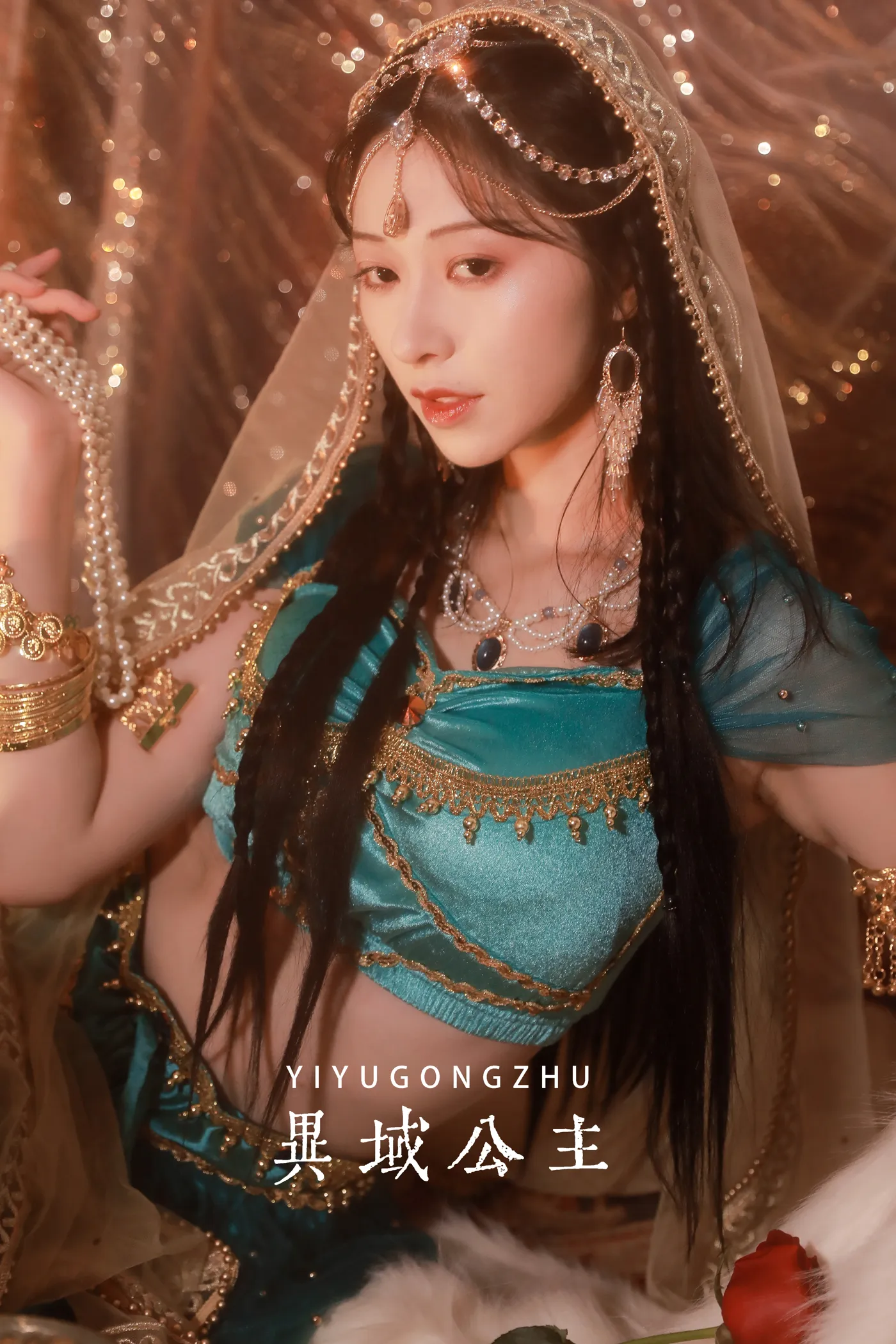 [艺图语]2022.11.26 Vol.2535 – 异域公主[21P]-PicJJ