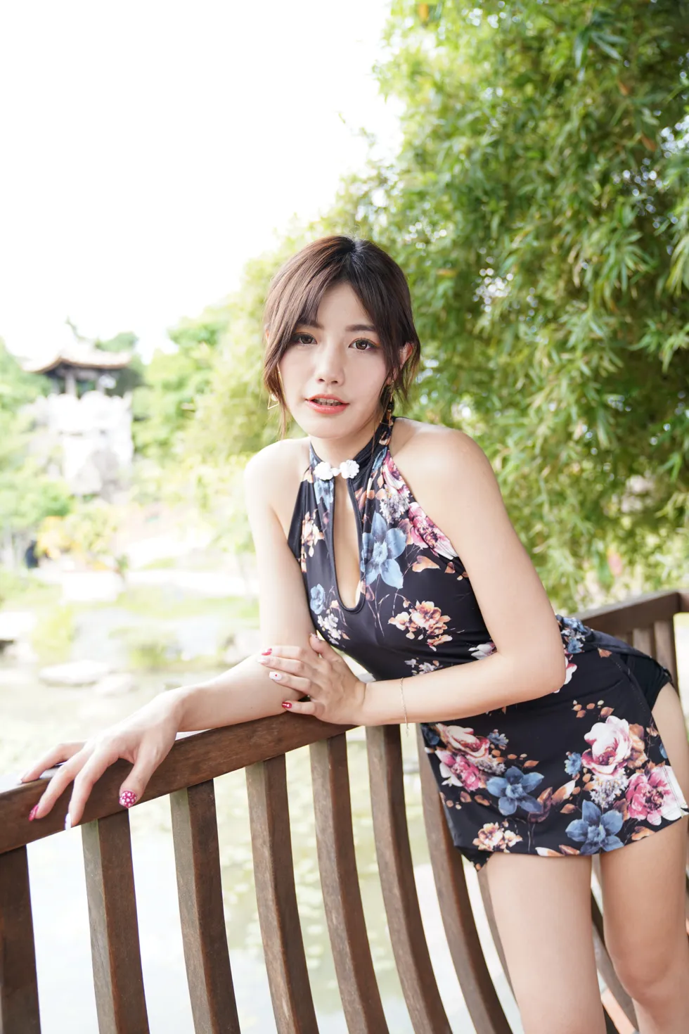 [街拍丝足] NO.104 陈葳 蓝花短旗袍高跟美腿 #街拍丝足、美足#[117P]-078