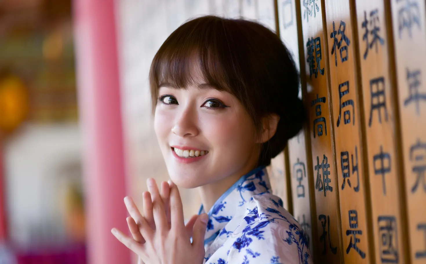 [街拍丝足] NO.189 繆婉瑜 碎花短旗袍高跟美腿#街拍丝足、美足#[68P]-065
