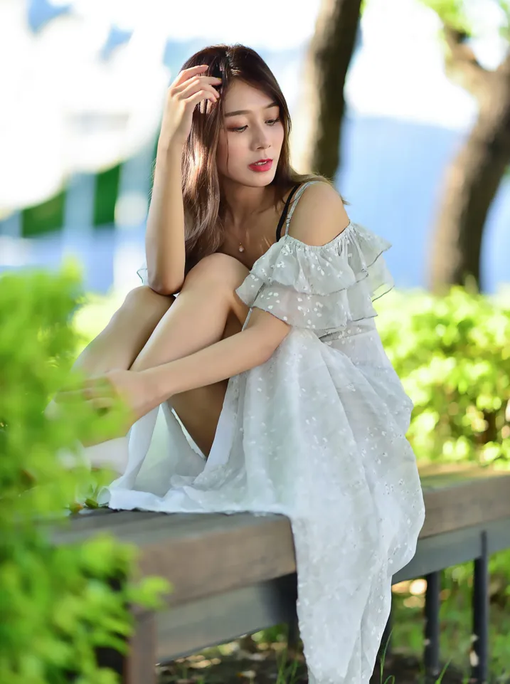 [街拍丝足] NO.200 vivi曹媛媛 吊带高衩长裙高跟美腿 #街拍丝足、美足#[113P]-084