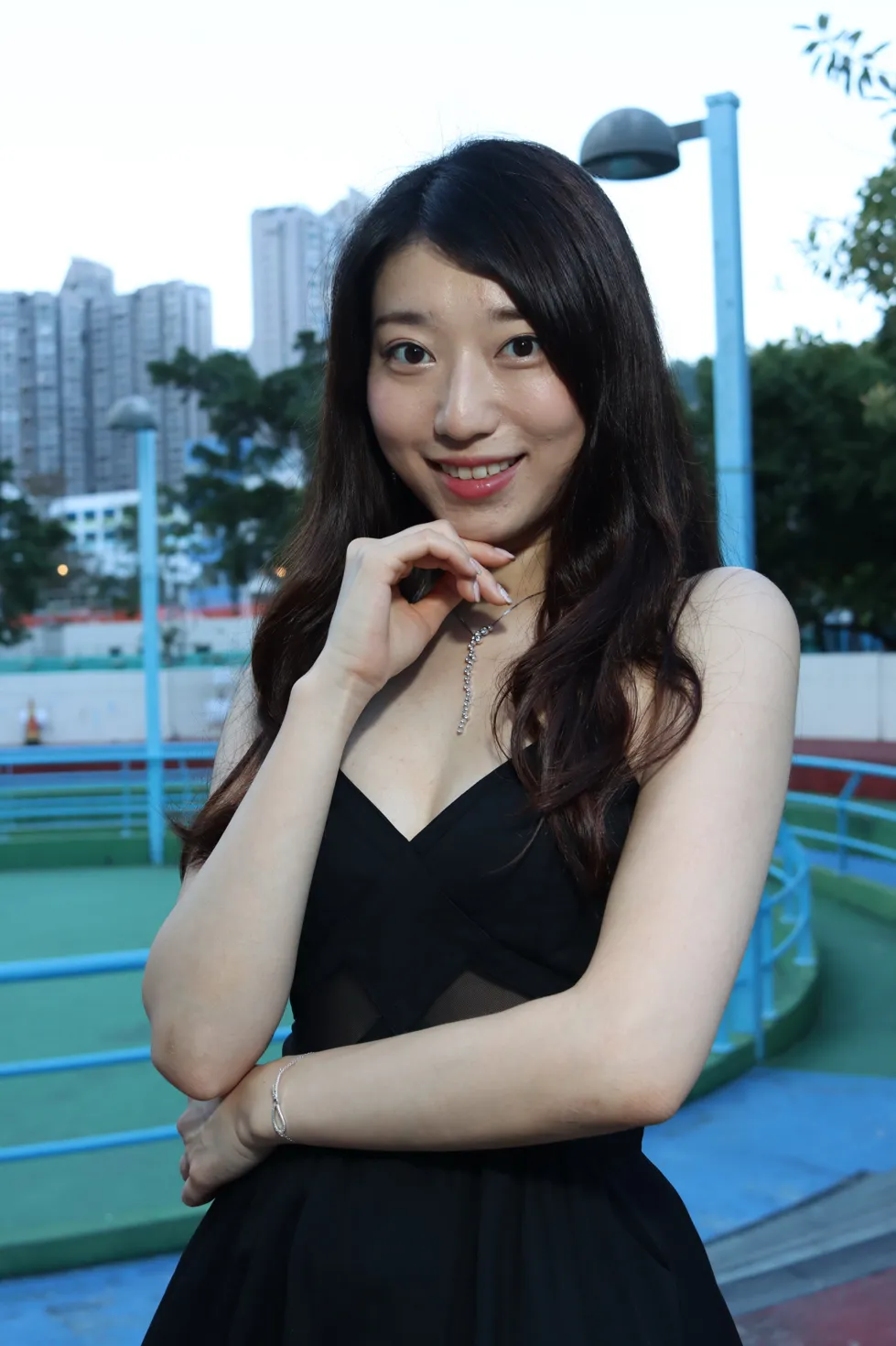 [街拍丝足] NO.106 吴小葵 公园黑色长裙 #街拍丝足、美足#[61P]-046