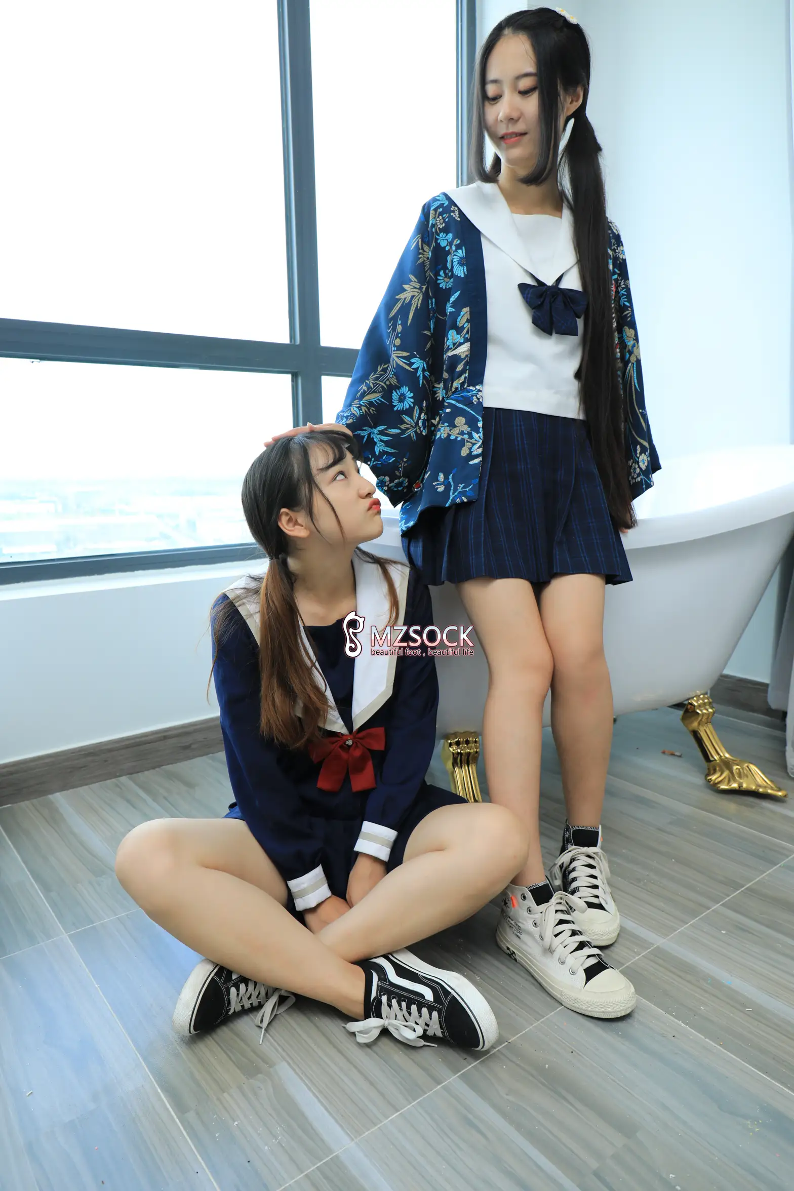 [MZSOCK]爱美足 NO.053 – 果儿.雪雪-PicJJ