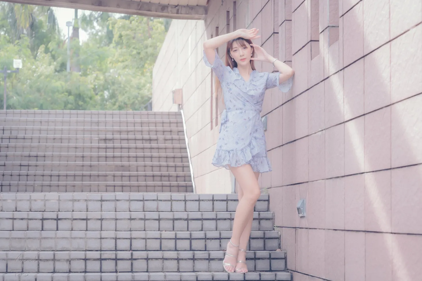 [街拍丝足] NO.197 彭璇 连衣短裙涼高美腿 #街拍丝足、美足#[58P]-044
