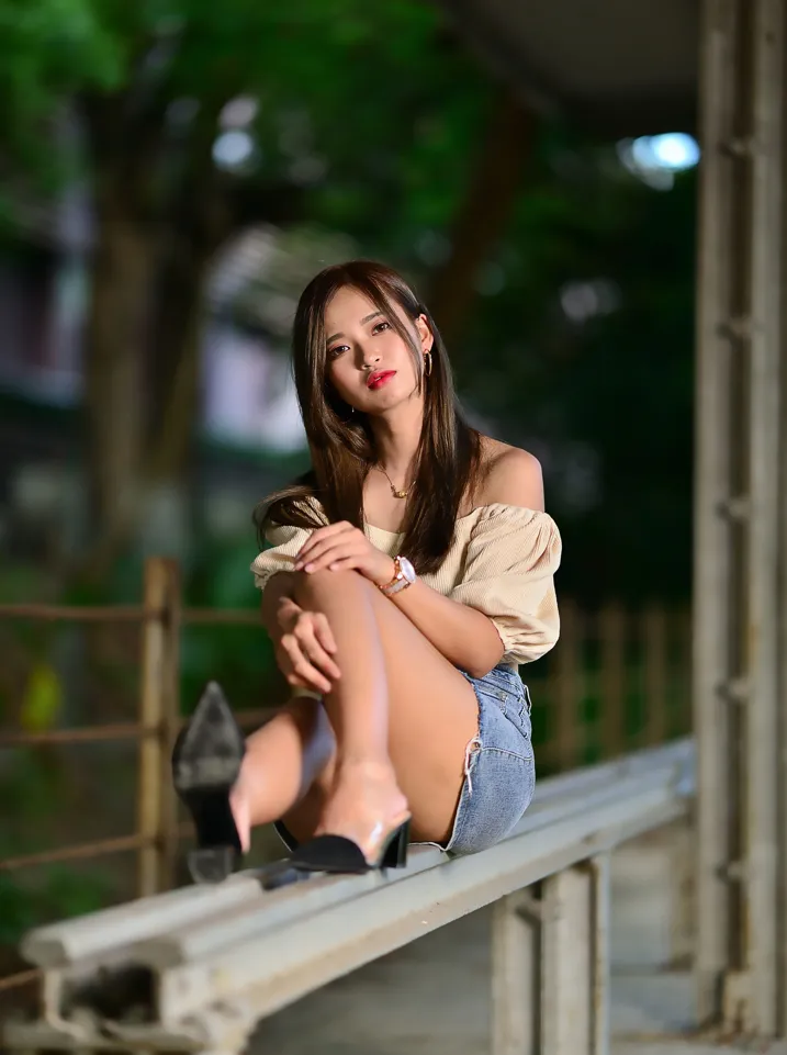 [街拍丝足] NO.203 许筱真 牛仔短裙高跟美腿 #街拍丝足、美足#[73P]-042