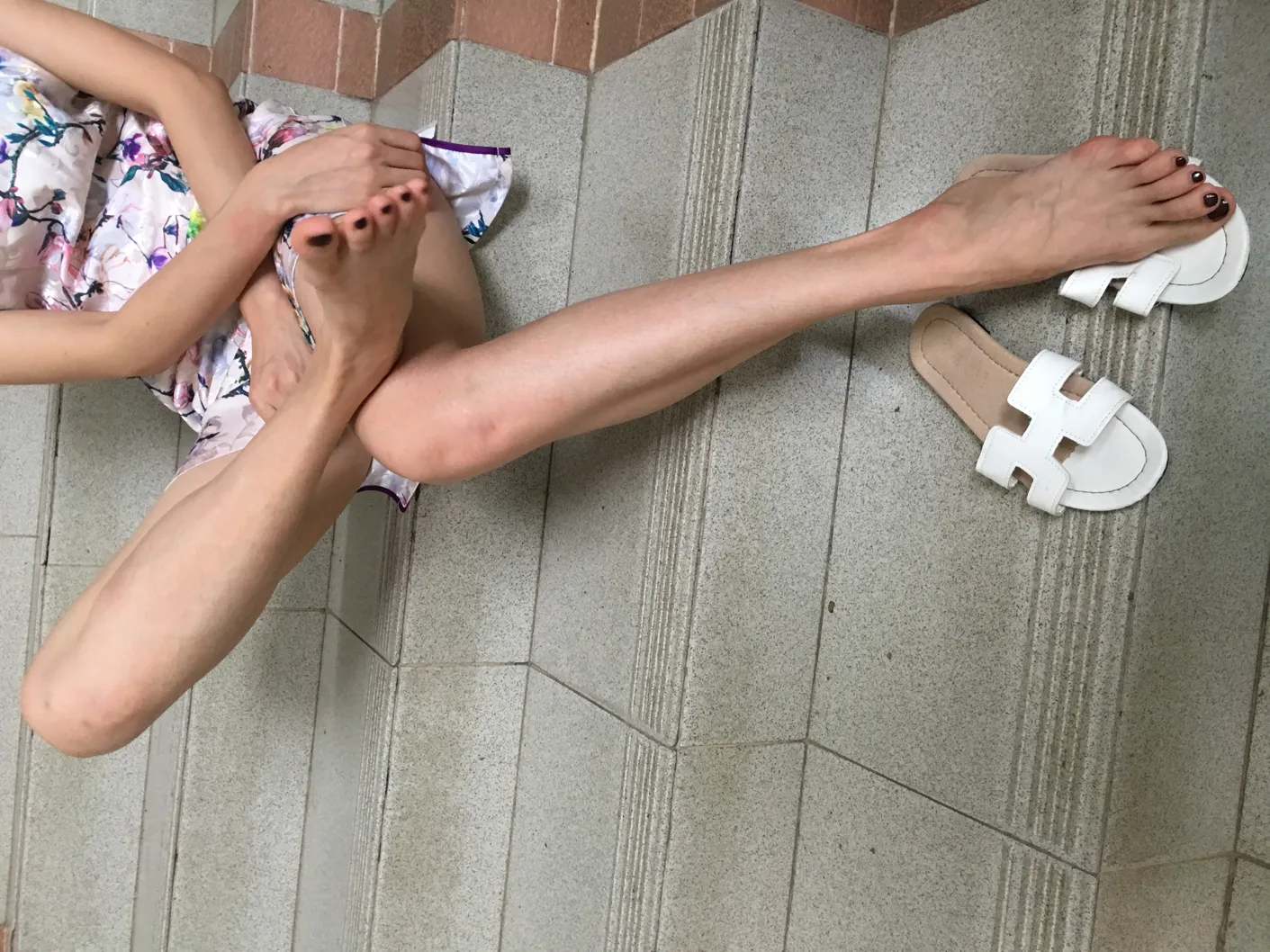 [街拍丝足] NO.021 男科医生小石的超嫩美足长腿网球场写真 #街拍丝足、美足#[80P]-021