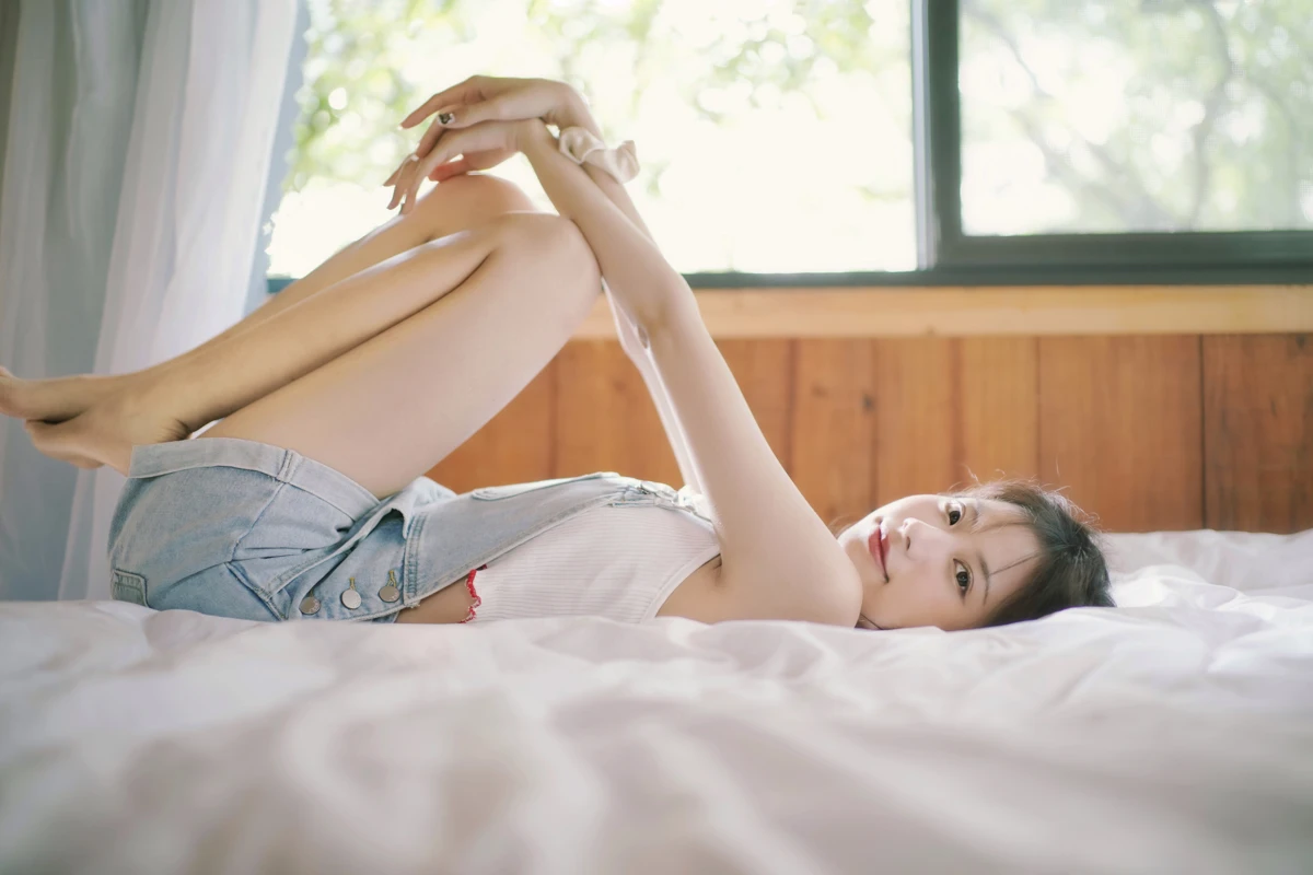 [艺图语]2023.02.05 Vol.2977 小木屋里的青春#歪歪#[21P]-012