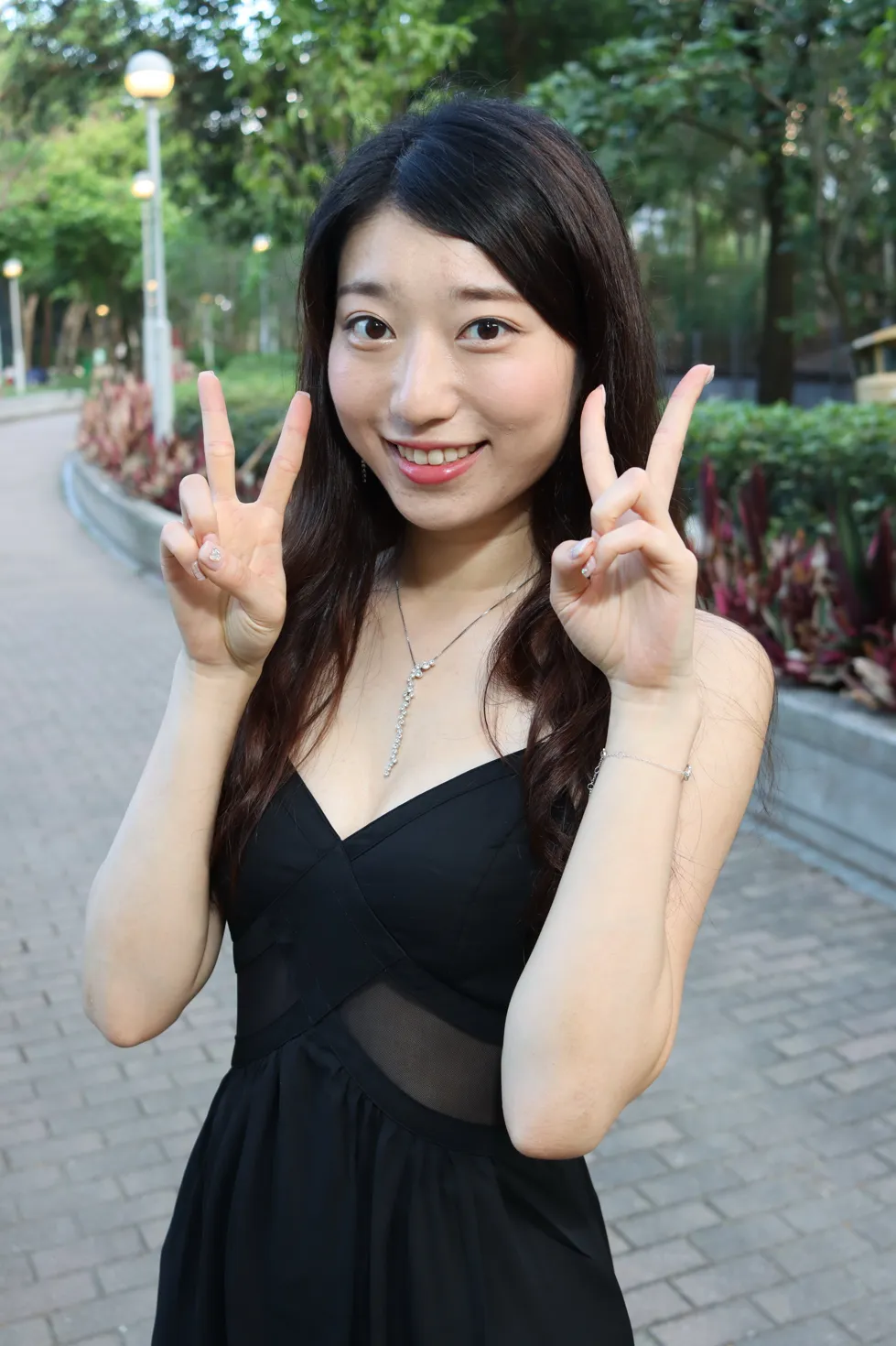 [街拍丝足] NO.106 吴小葵 公园黑色长裙 #街拍丝足、美足#[61P]-023