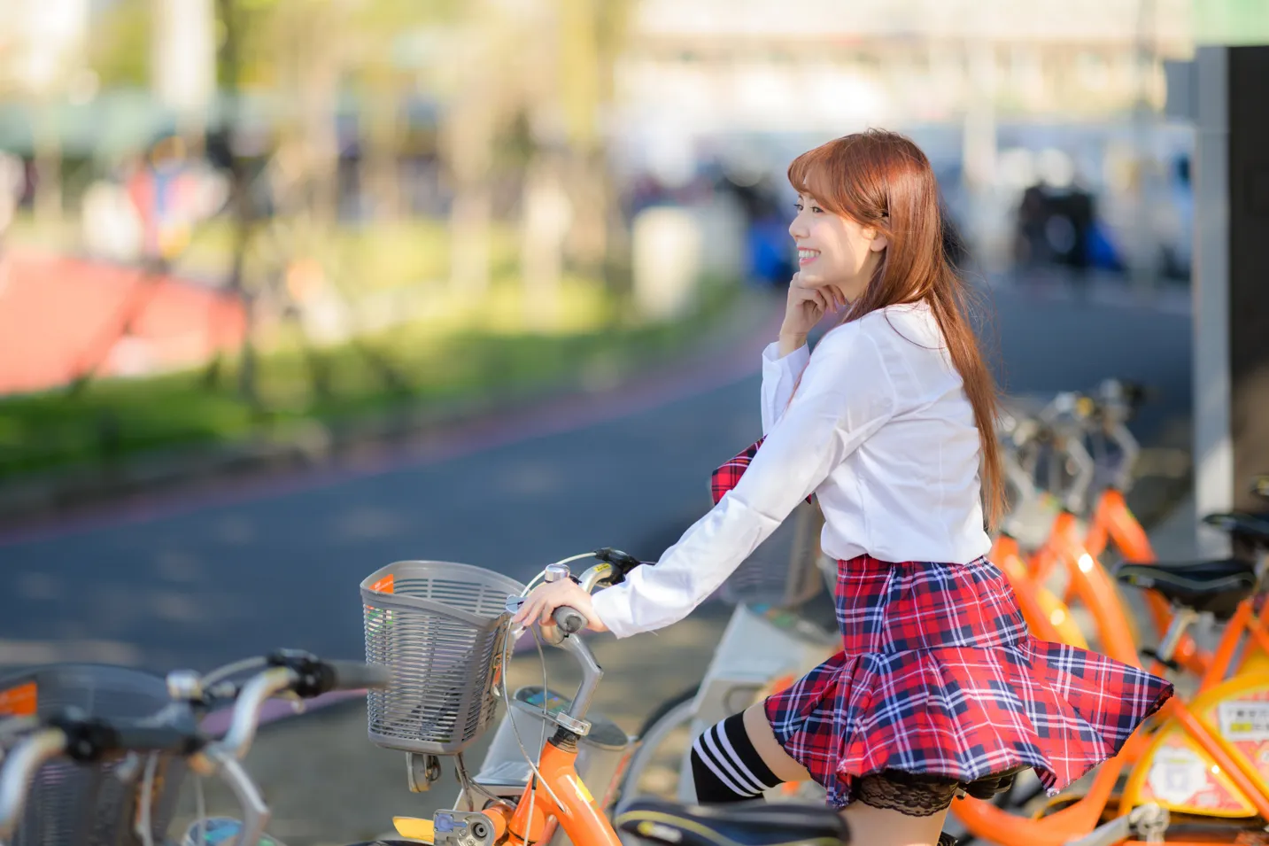 [街拍丝足] NO.233 学生制服高跟 #街拍丝足、美足#[157P]-033