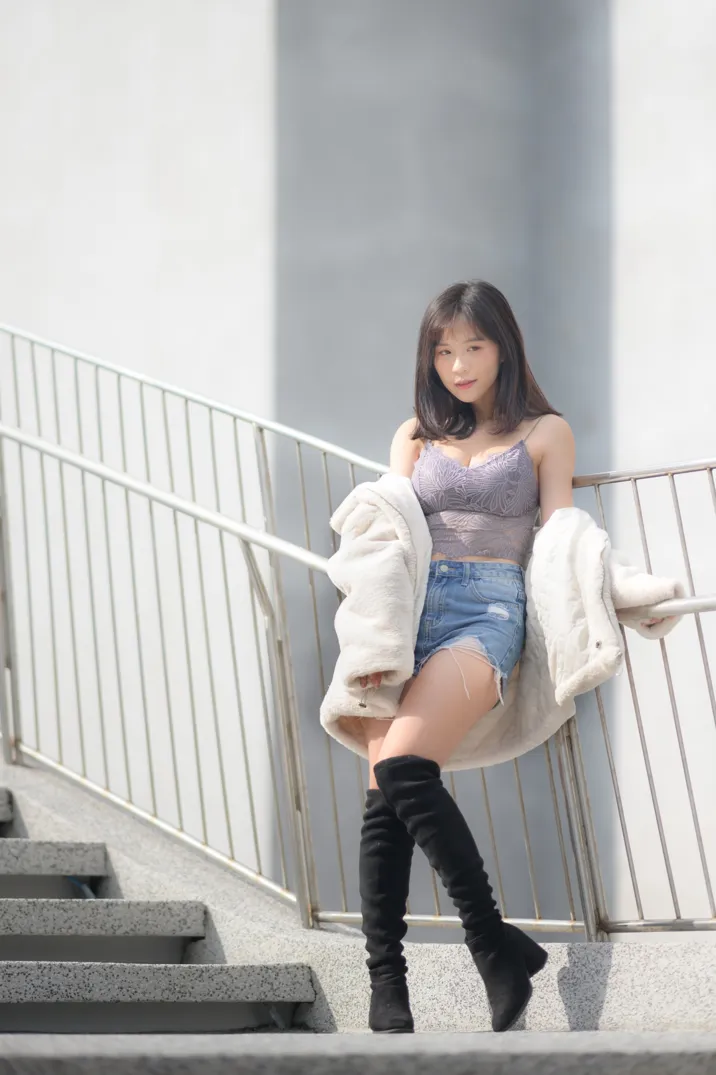 [街拍丝足] NO.215 YoYo 牛仔短裤长靴 #街拍丝足、美足#[109P]-054