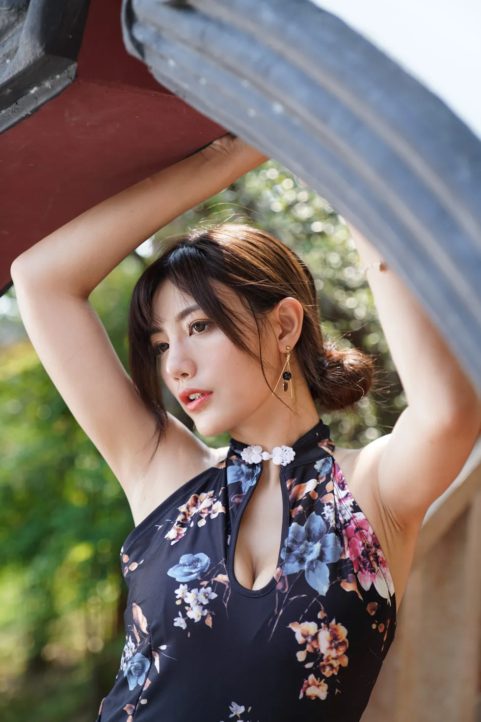 [街拍丝足] NO.104 陈葳 蓝花短旗袍高跟美腿 #街拍丝足、美足#[117P]-054