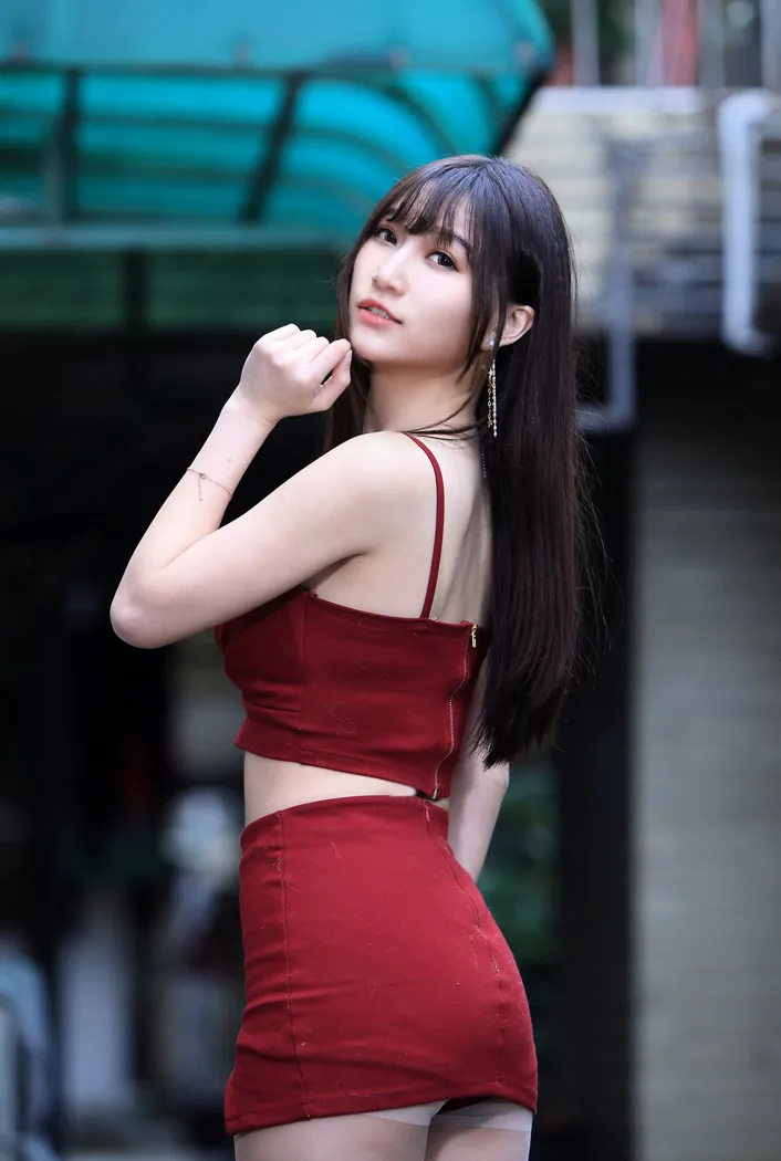 [街拍丝足] NO.100 张雅筑 紧身短裙丝袜高跟美腿 #街拍丝足、美足#[64P]-060