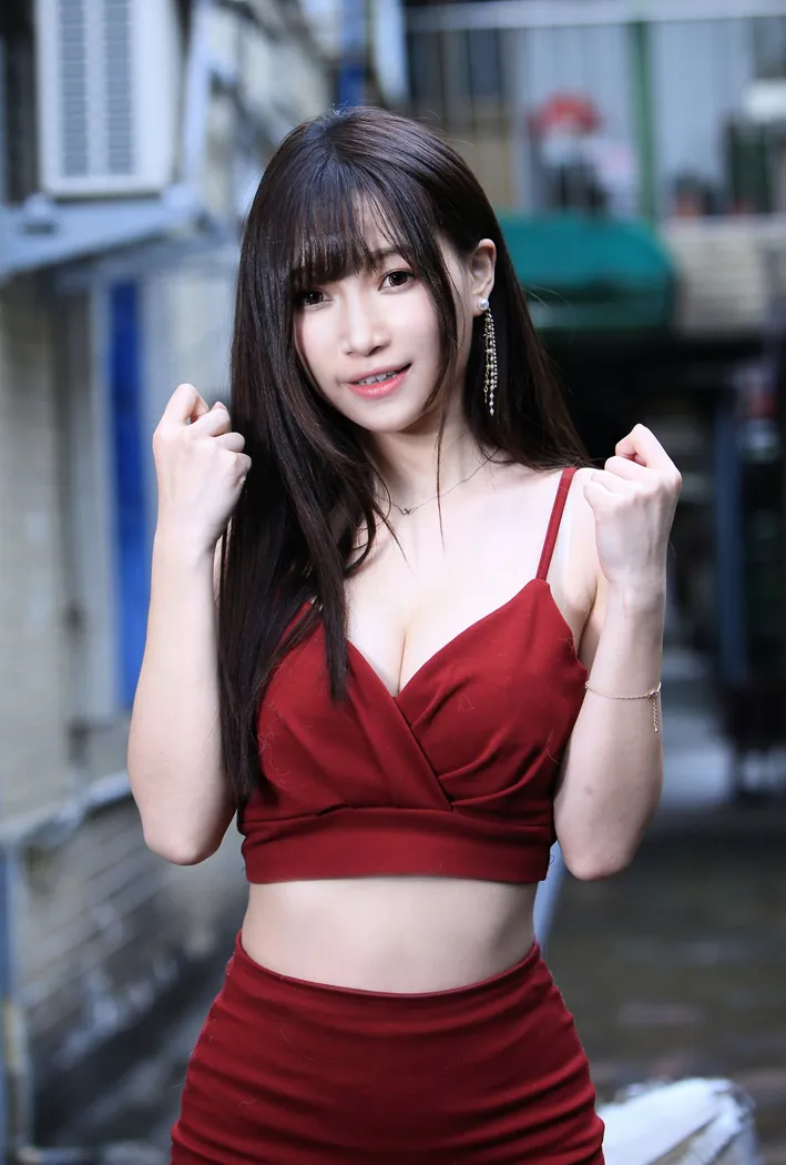 [街拍丝足] NO.100 张雅筑 紧身短裙丝袜高跟美腿 #街拍丝足、美足#[64P]-043