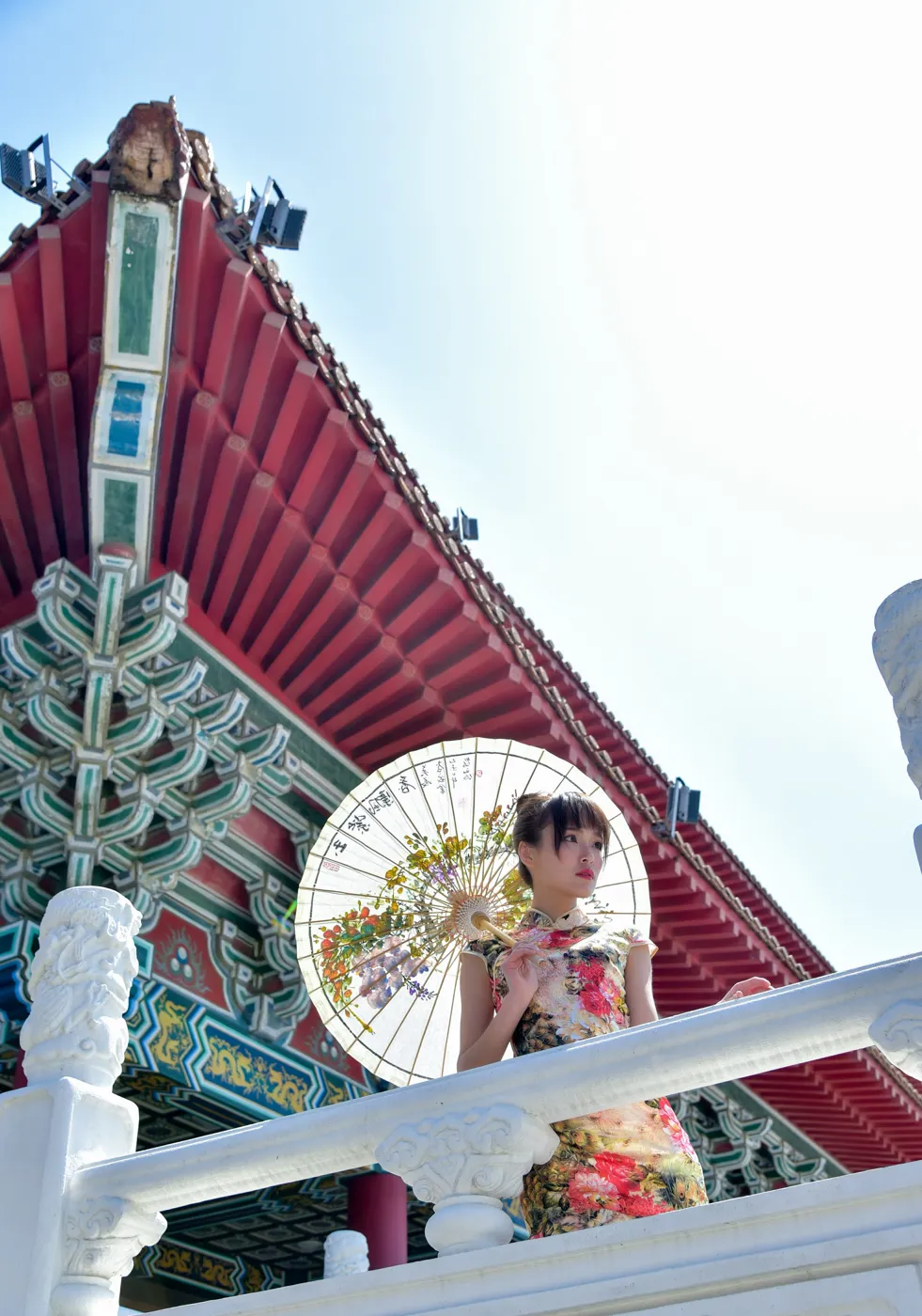 [街拍丝足] NO.189 繆婉瑜 碎花短旗袍高跟美腿#街拍丝足、美足#[68P]-010