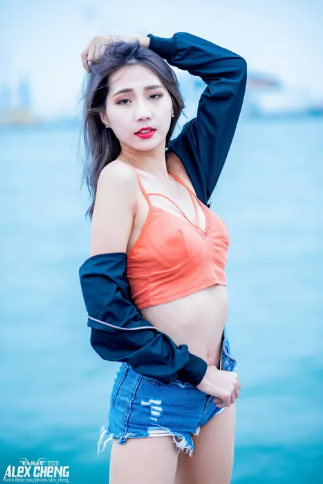 [街拍丝足] NO.023 長腿美模Anita 竹萱 性感外拍 #街拍丝足、美足#[44P]-013