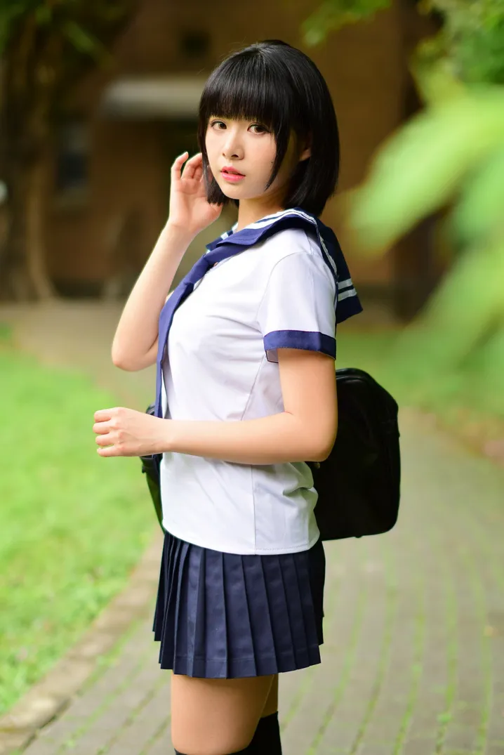 [街拍丝足] NO.171 海琳 学生制服 #街拍丝足、美足#[73P]-039