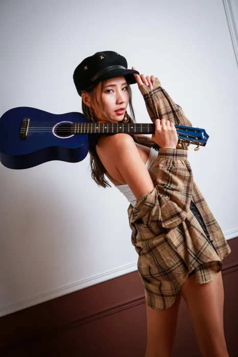 [街拍丝足] NO.095 長腿美模 黃韻霏 短褲 高跟美腿外拍 #街拍丝足、美足#[79P]-061
