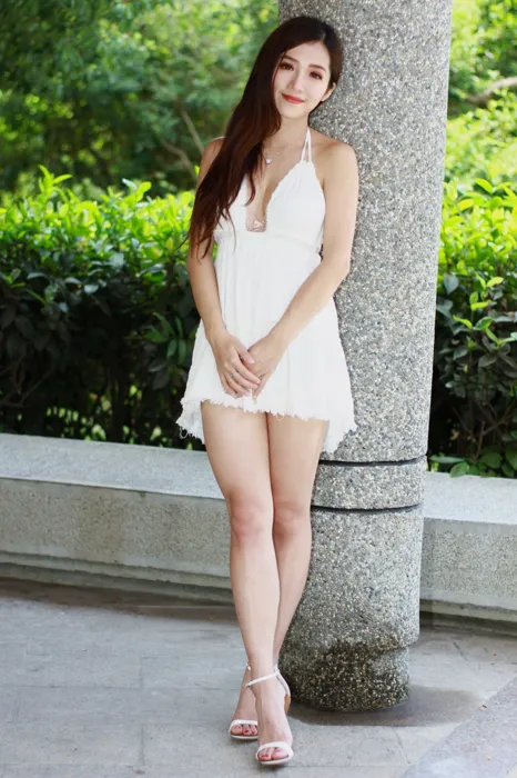 [街拍丝足] NO.039 Go Go 白色小禮服 高跟美腿外拍 #街拍丝足、美足#[118P]-042