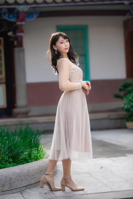 [街拍丝足] NO.085 芈梦 高跟美腿外拍 #街拍丝足、美足#[58P]-056