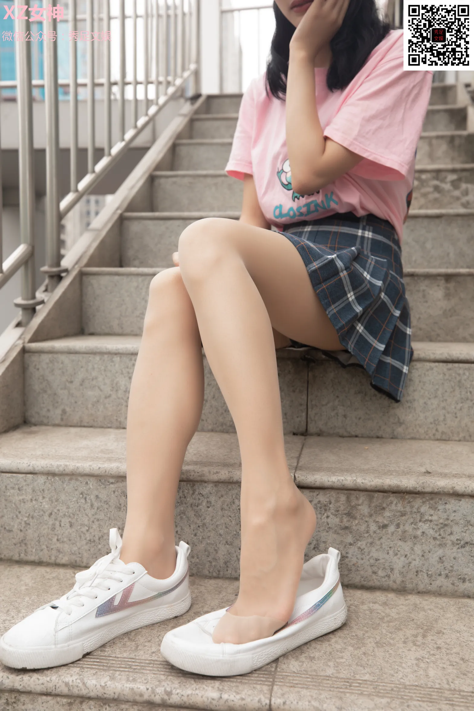 [街拍丝足] NO.006 青春无敌的百褶裙少女 #街拍丝足、美足#[60P]-040