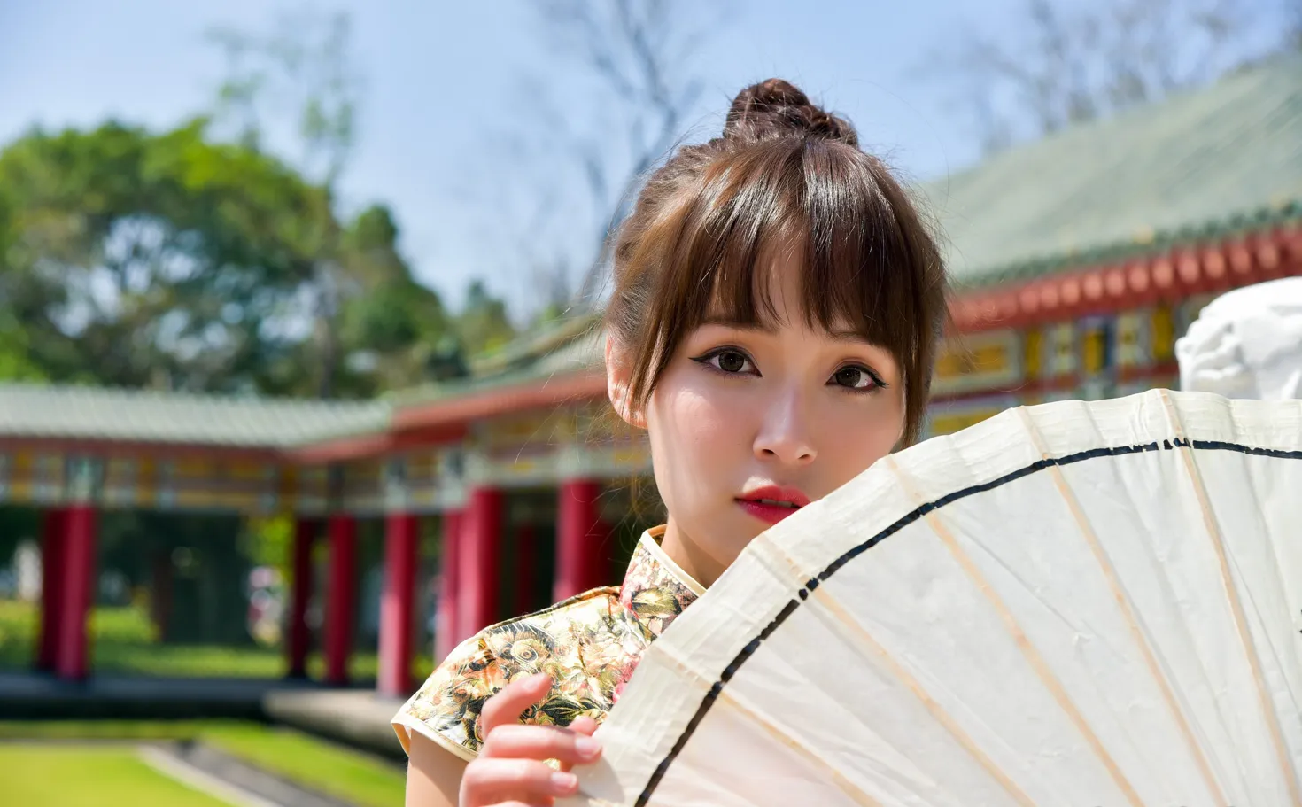 [街拍丝足] NO.189 繆婉瑜 碎花短旗袍高跟美腿#街拍丝足、美足#[68P]-019