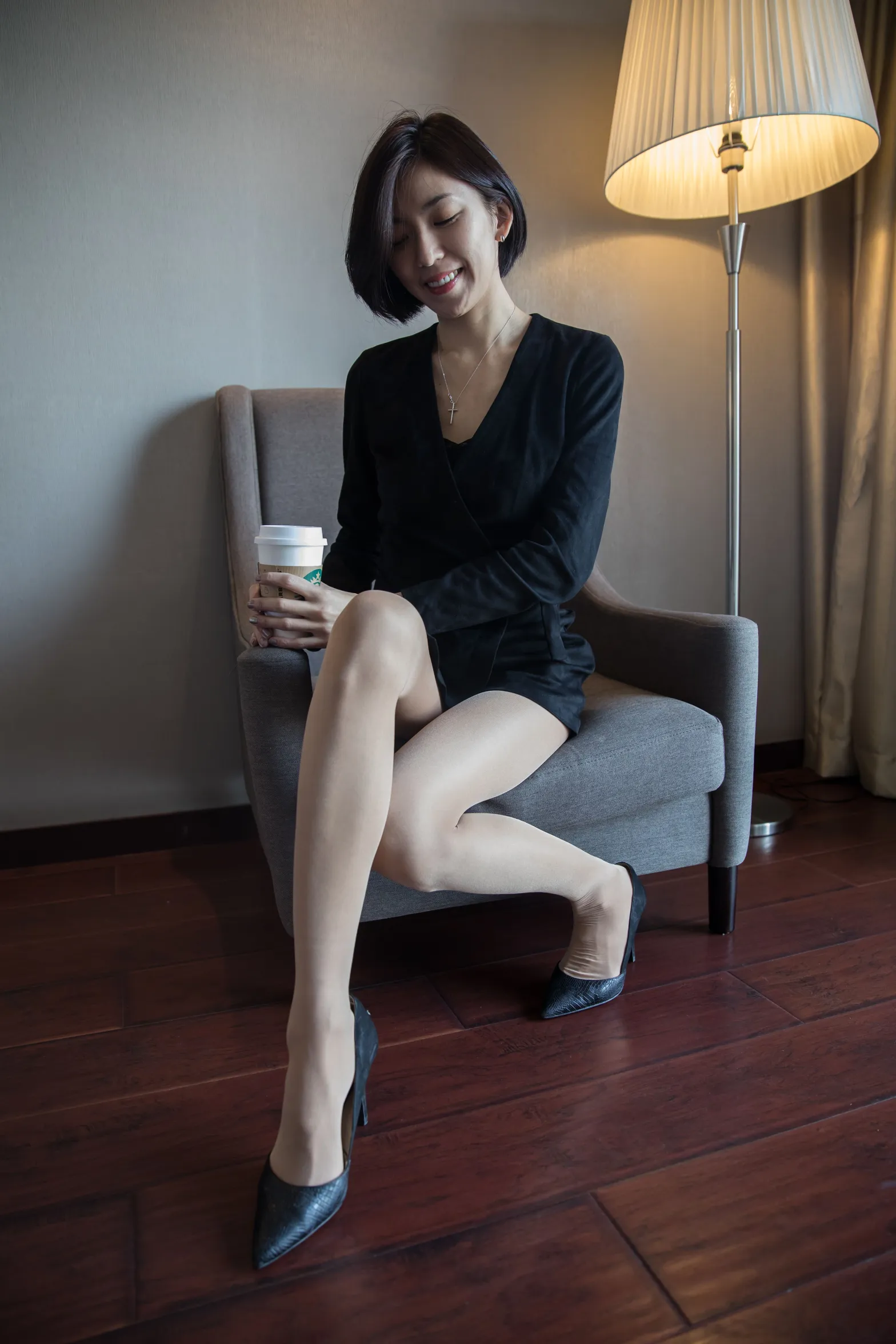[街拍丝足] NO.120 酒店骨感美女肉丝高跟 #街拍丝足、美足#[88P]-040