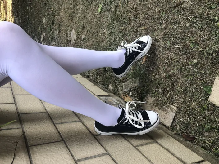[街拍丝足] NO.007 操场散拍合集 #街拍丝足、美足#[91P]-037