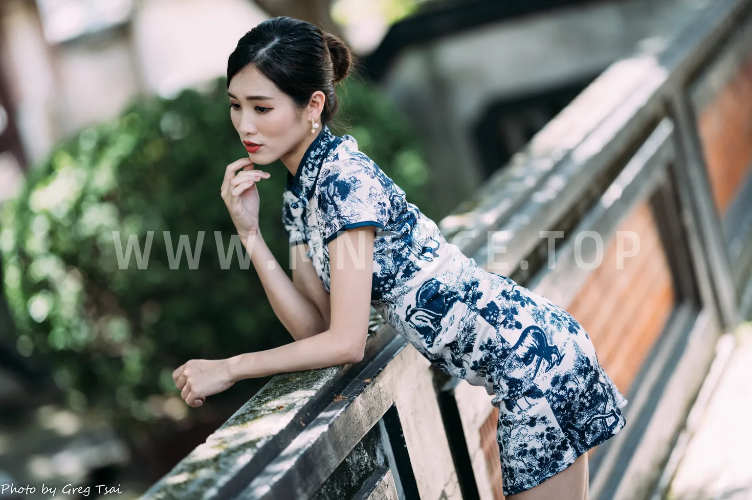 [街拍丝足] NO.151 张筠 短旗袍丝袜高跟美腿 #街拍丝足、美足#[54P]-025