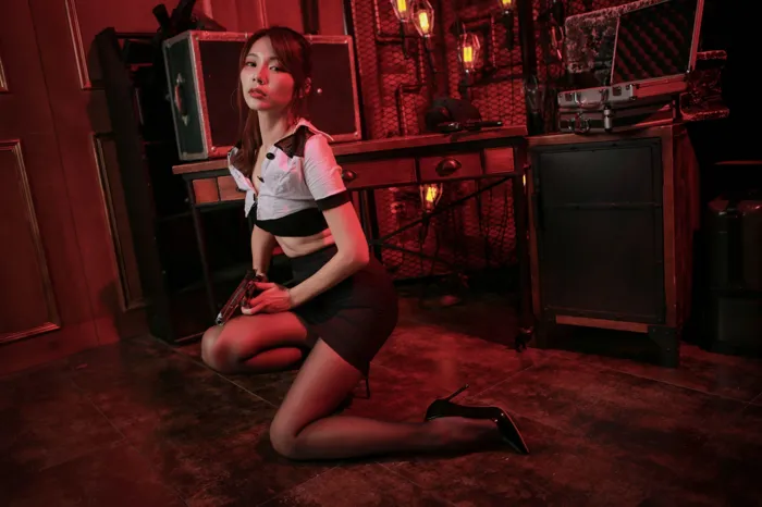[街拍丝足] NO.110 凯西 黑丝女警cos 高跟美腿外拍 #街拍丝足、美足#[77P]-038