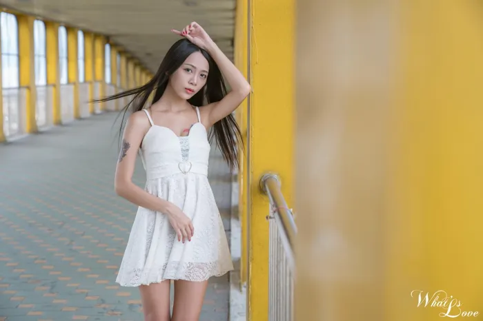 [街拍丝足] NO.218 施绍婷 OL 丝袜高跟美腿外拍 #街拍丝足、美足#[24P]-023