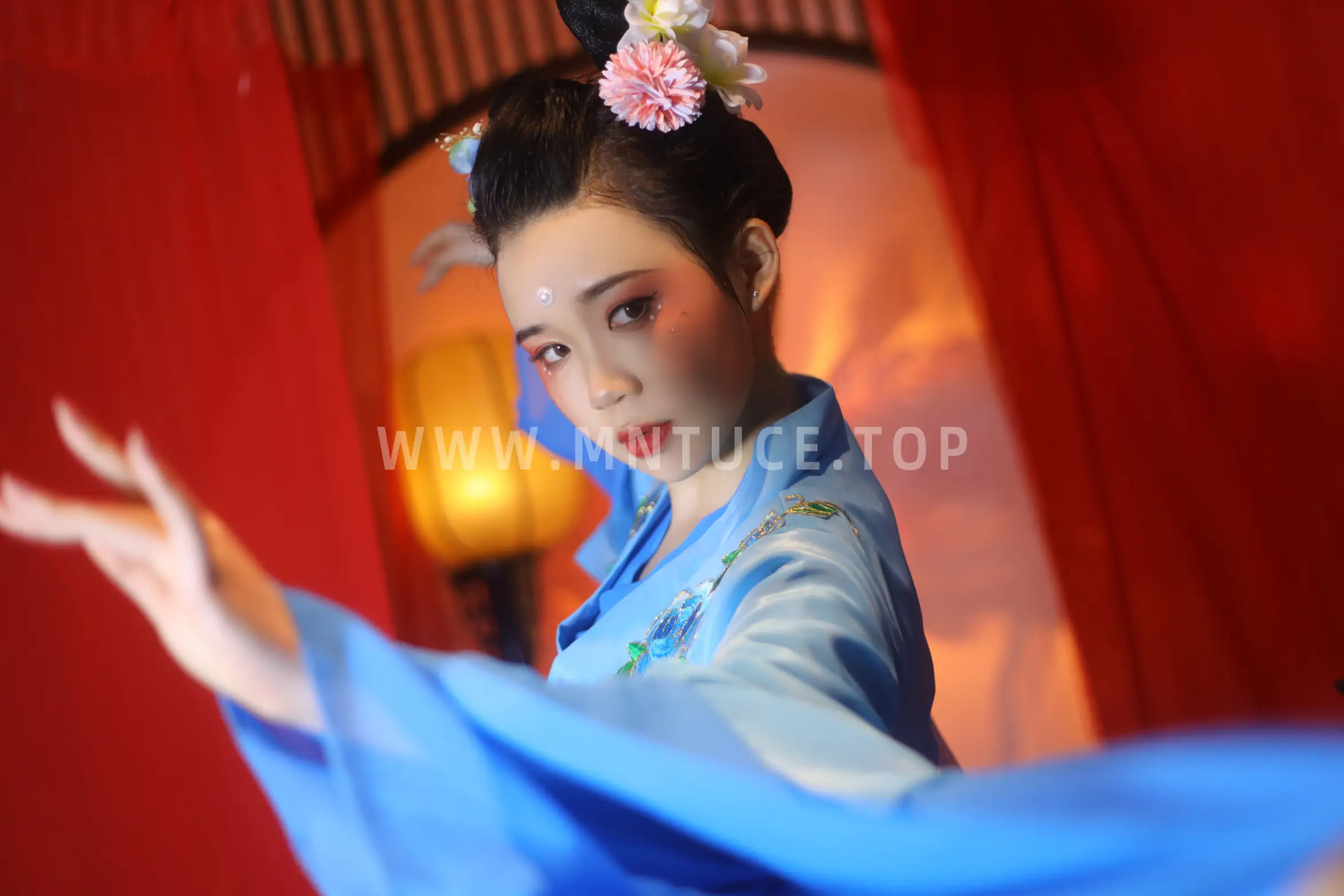 [艺图语] 2022.08.30 Vol.1824-018