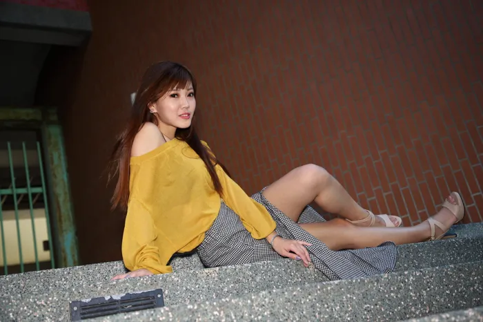 [街拍丝足] NO.053  凯蒂 裙摆摇 高跟美腿旅拍 #街拍丝足、美足#[50P]-037
