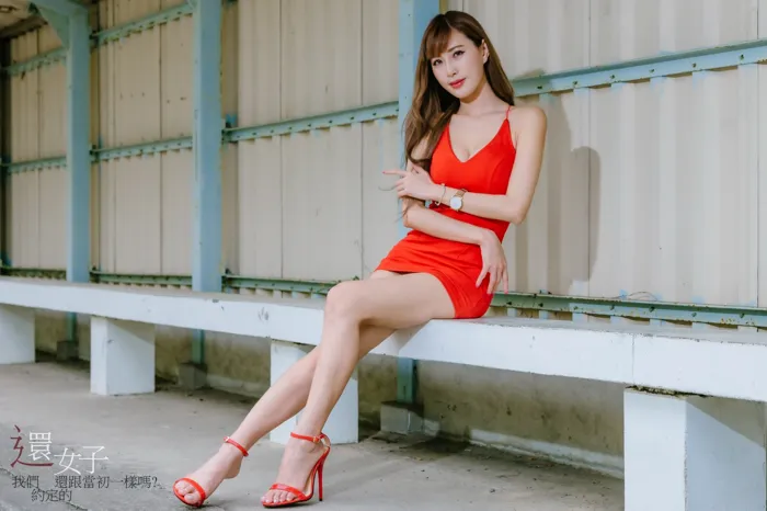 [街拍丝足] NO.047 艾比 紅連衣短裙 高跟美腿外拍 #街拍丝足、美足#[115P]-060