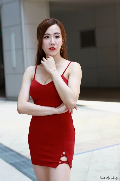 [街拍丝足] NO.042 Dora 吊带紧身裙 高跟美腿外拍 #街拍丝足、美足#[137P]-004