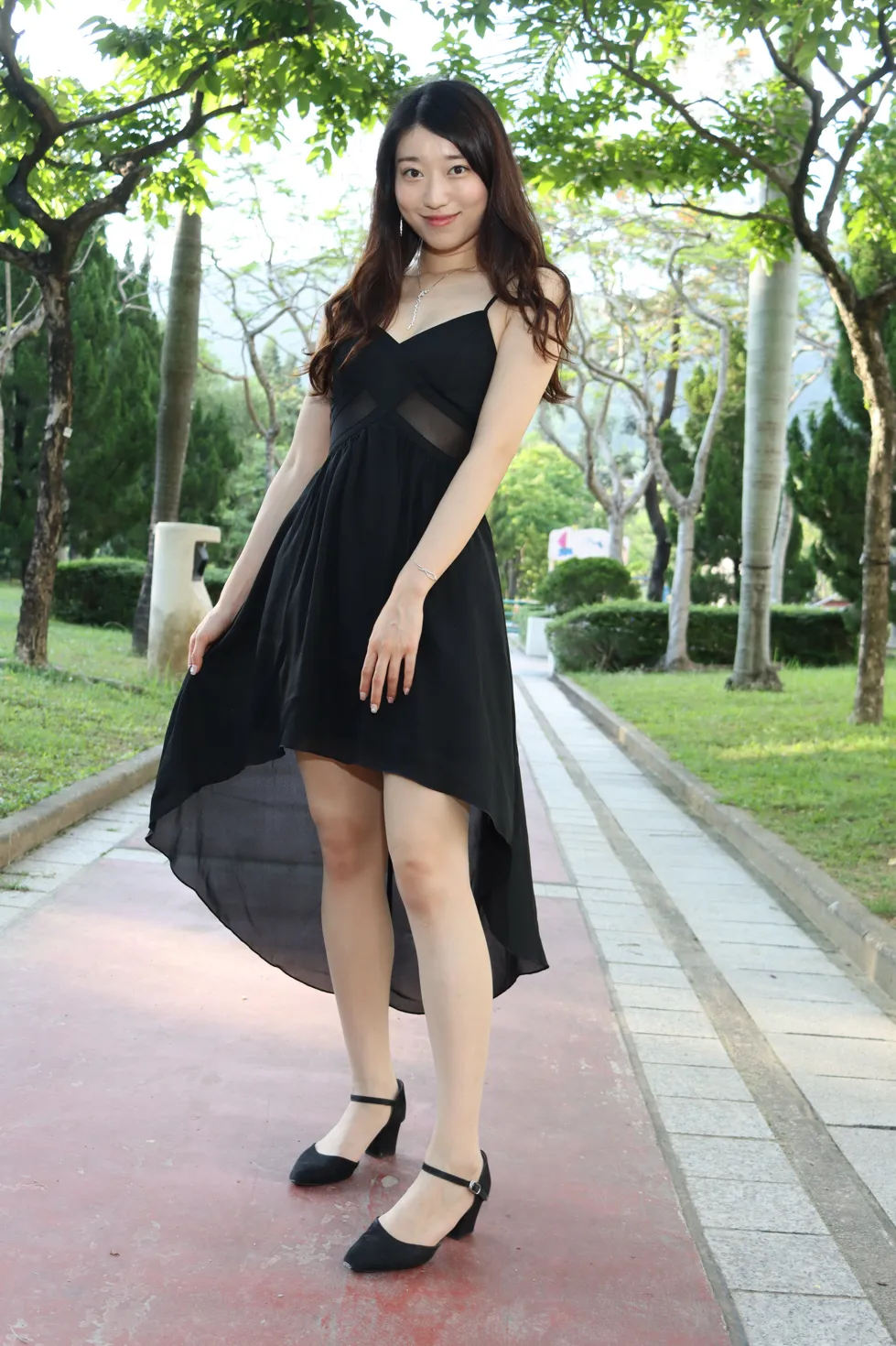 [街拍丝足] NO.106 吴小葵 公园黑色长裙[61P]-PicJJ
