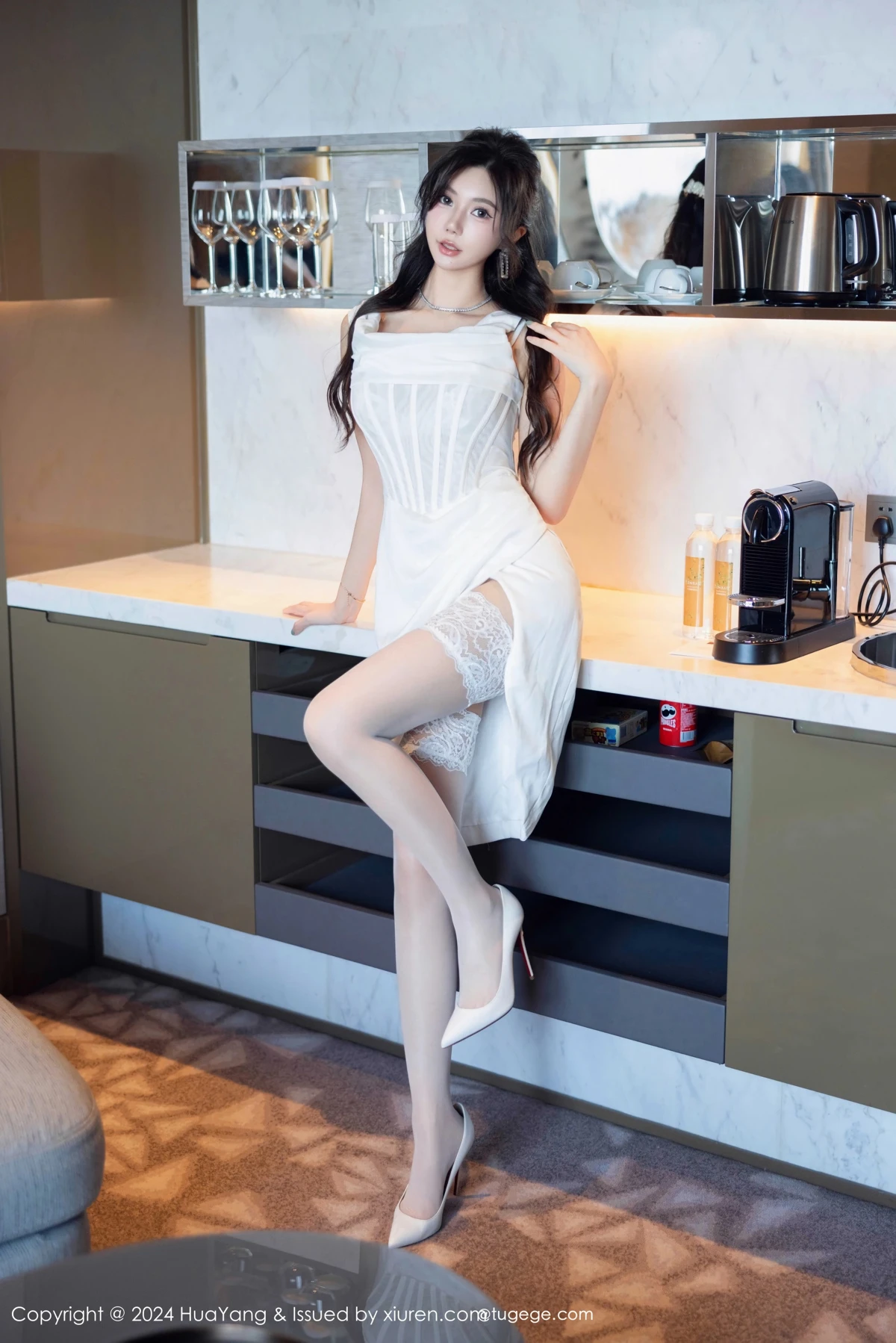 [花漾] 2024.10.12 VOL.612 绮里嘉ula、秀人旗下#[86P]-011