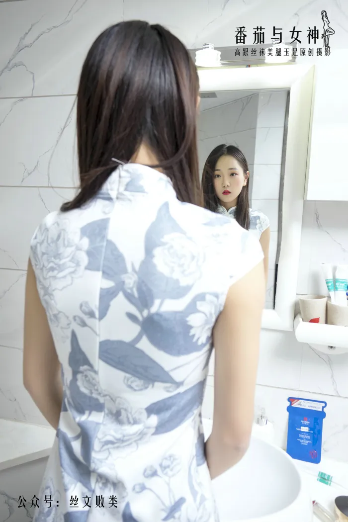 [街拍丝足] NO.038 小如的高叉旗袍 #街拍丝足、美足#[96P]-083