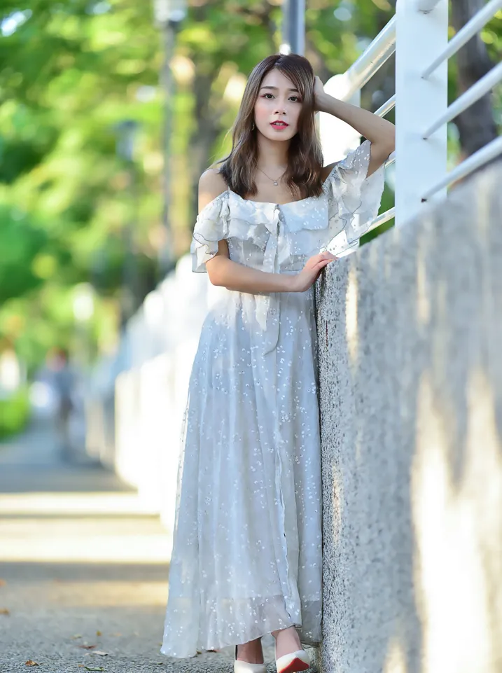 [街拍丝足] NO.200 vivi曹媛媛 吊带高衩长裙高跟美腿 #街拍丝足、美足#[113P]-049