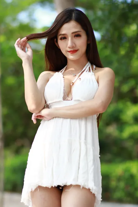 [街拍丝足] NO.039 Go Go 白色小禮服 高跟美腿外拍 #街拍丝足、美足#[118P]-009