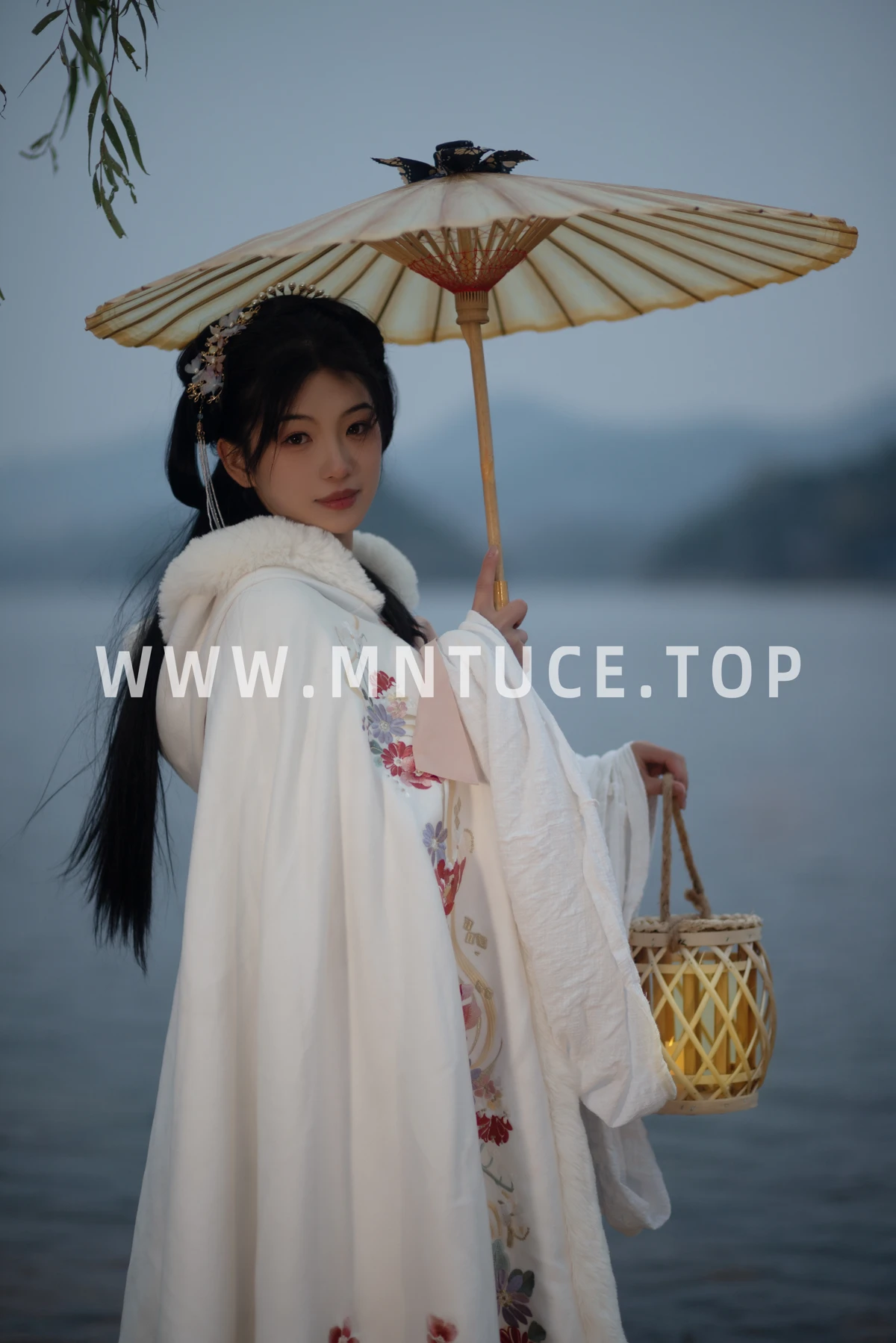 [艺图语]2023.01.15 Vol.2919 寒衣#一口蛋糕#[26P]-021