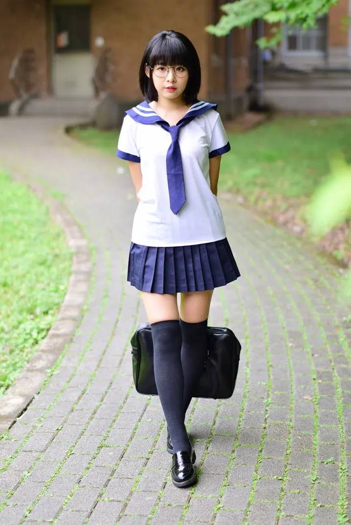 [街拍丝足] NO.171 海琳 学生制服[73P]-PicJJ