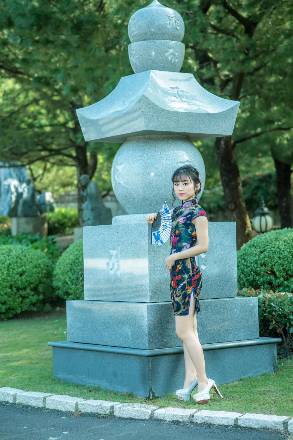 [街拍丝足] NO.194 余宸 短旗袍高跟美腿#街拍丝足、美足#[131P]-096