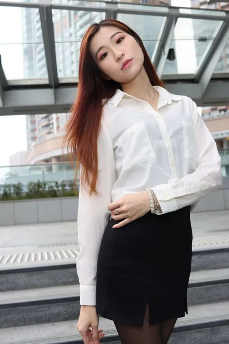 [街拍丝足] NO.024 长腿美模Rita Li 性感造型外拍 #街拍丝足、美足#[75P]-023