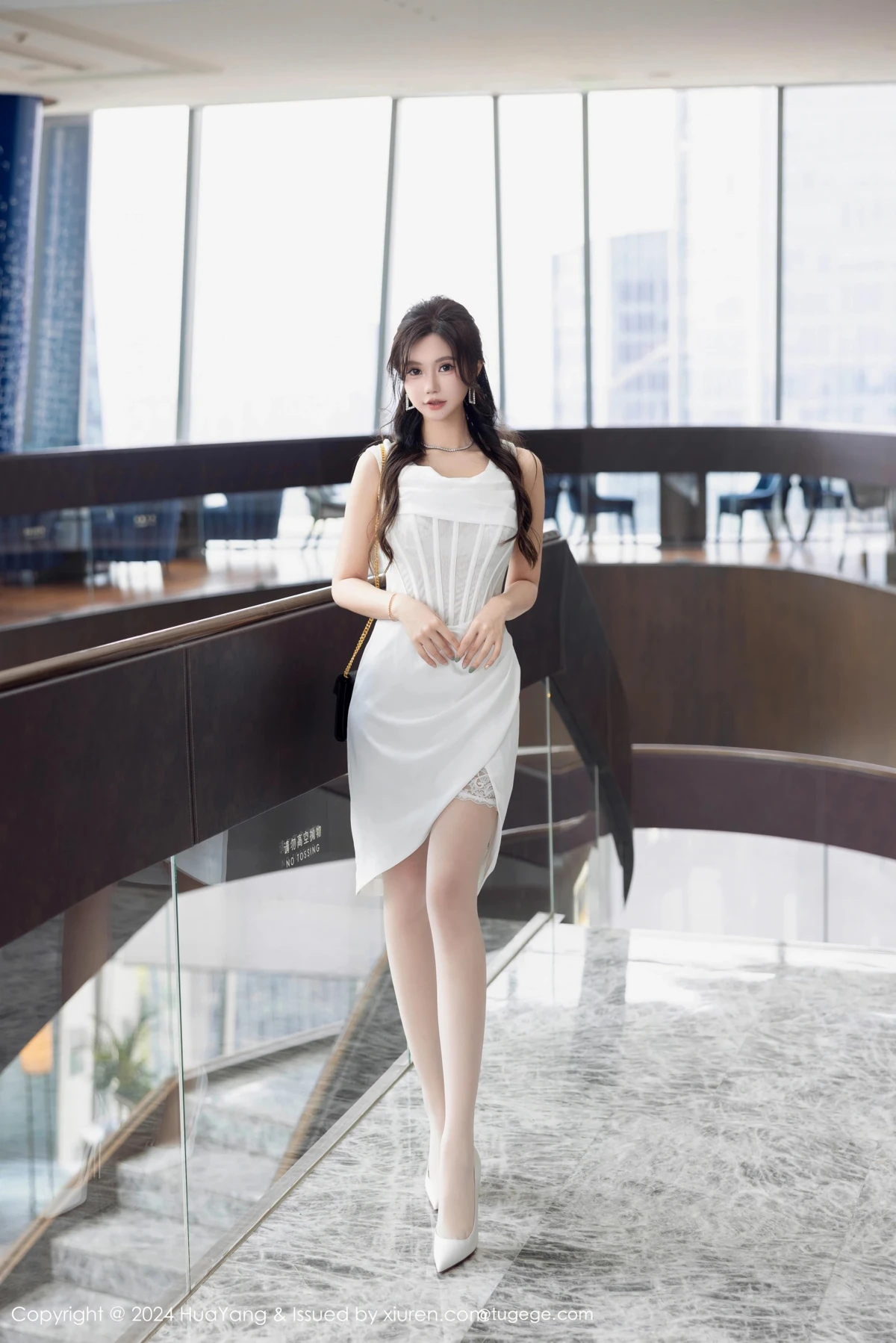 [花漾] 2024.10.12 VOL.612 绮里嘉ula、秀人旗下#[86P]-002